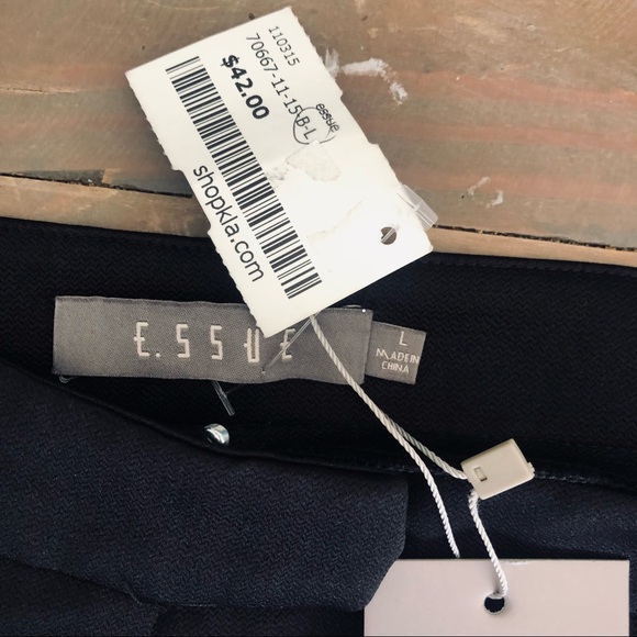 Black - clasp high waist shorts - Picture 3 of 5